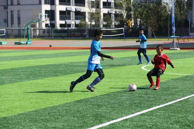 中国男篮传奇球星王治郅入选国际篮联名人堂